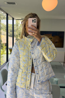 Amelia Quilted Convertible Jacket | Colorblock Toile