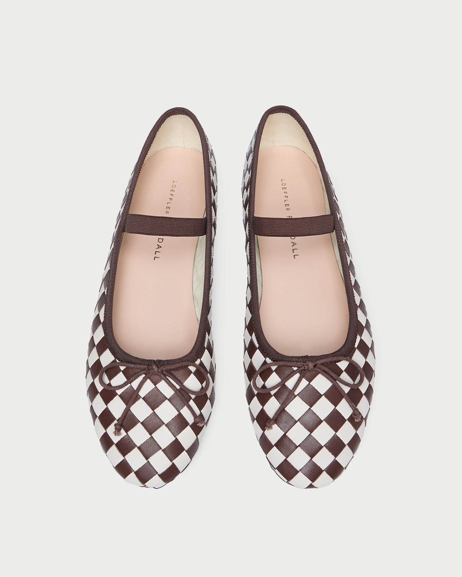 Color: Chocolate/Cream