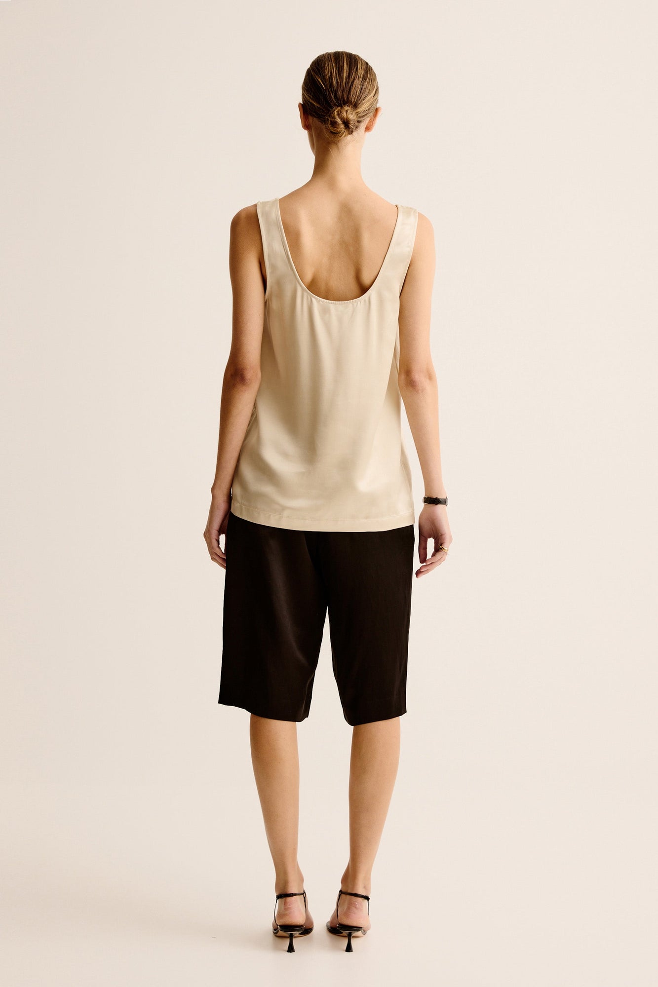 Finesa Tank | Oyster
