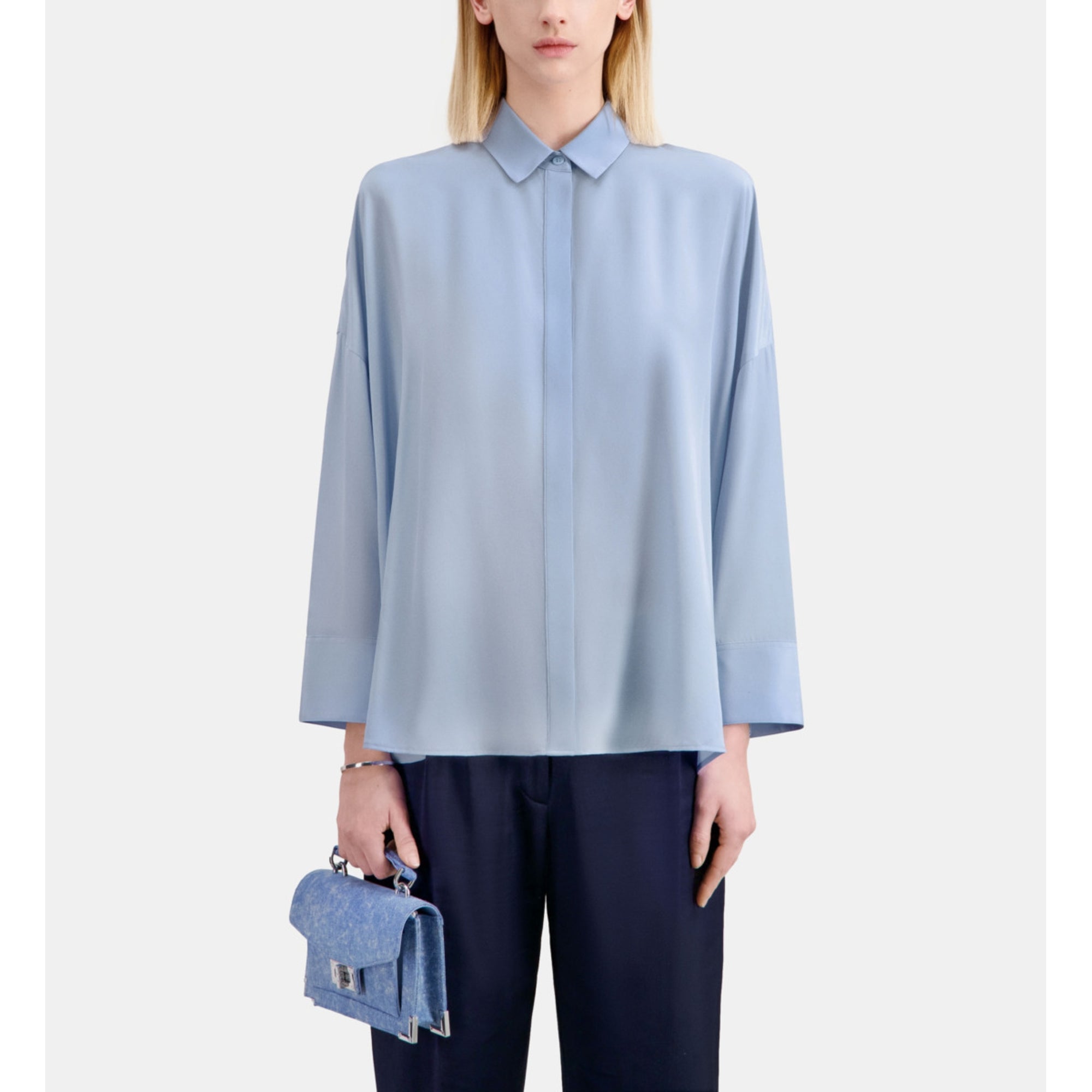 Loose Blue Shirt In Washed Silk | Women | Lavender