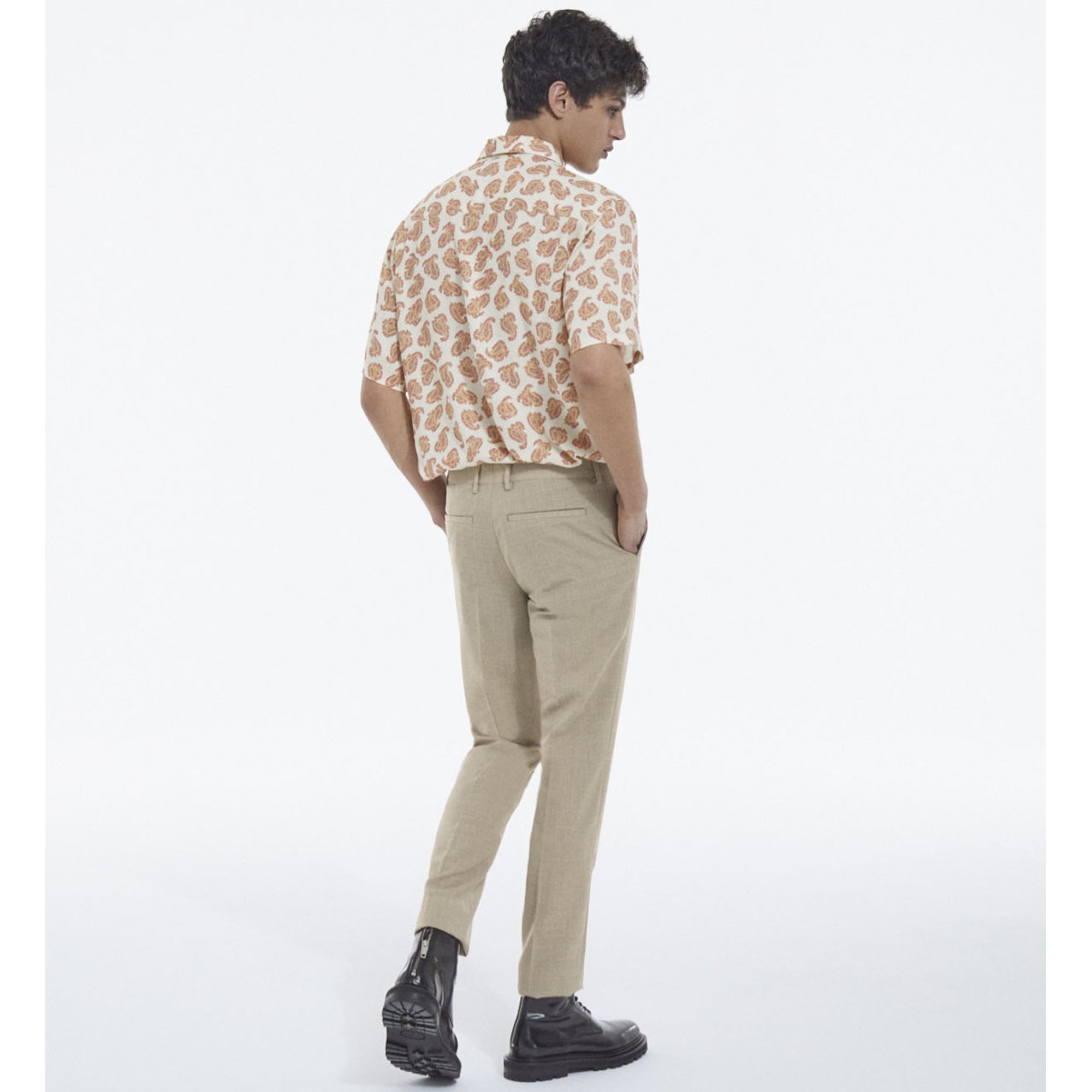 Loose-Fitting Shirt W/ Paisley Pattern | Men | White Pink