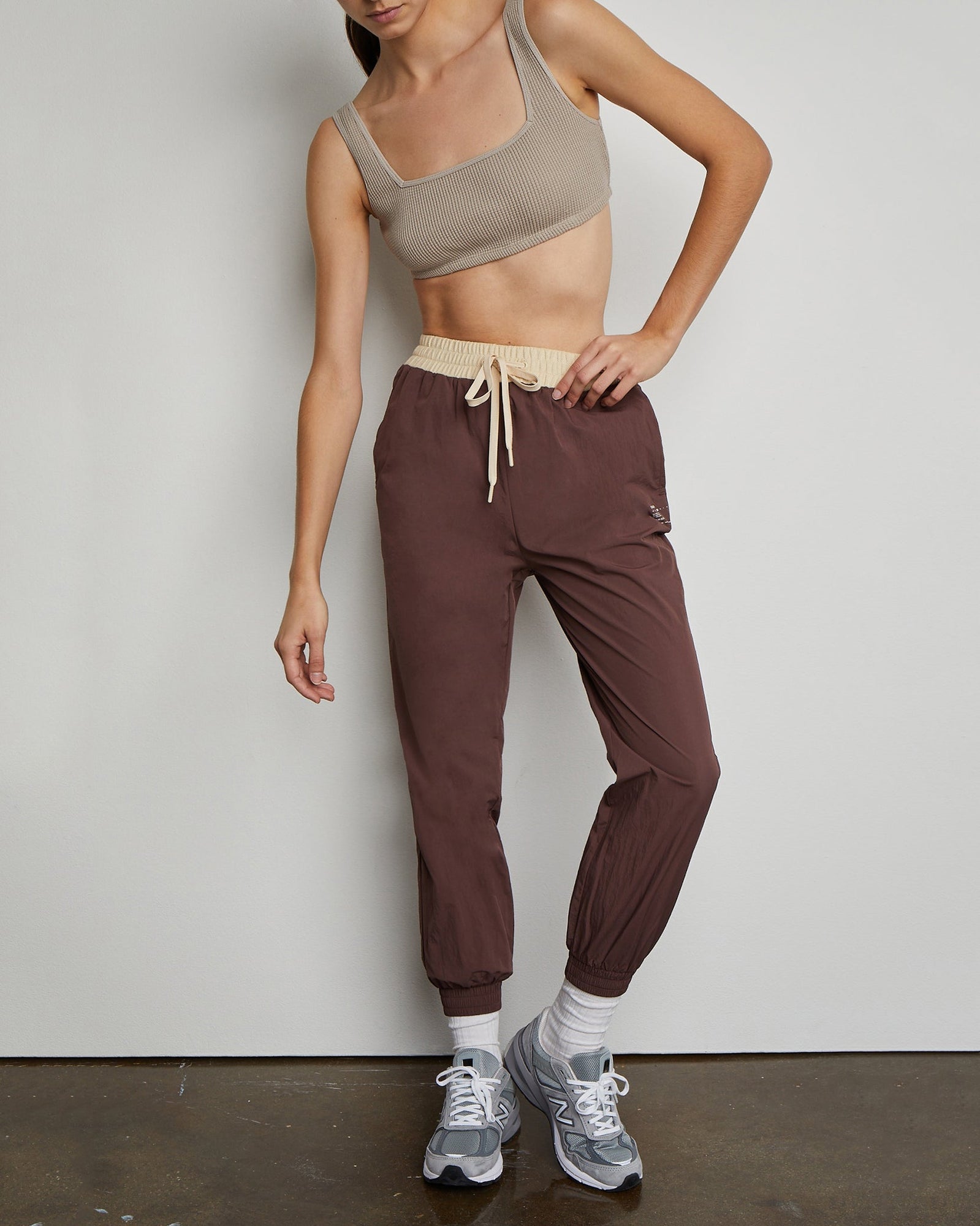 Womens | Mixed Material Crinkle Nylon Jogger | Deep-Taupe-Birch