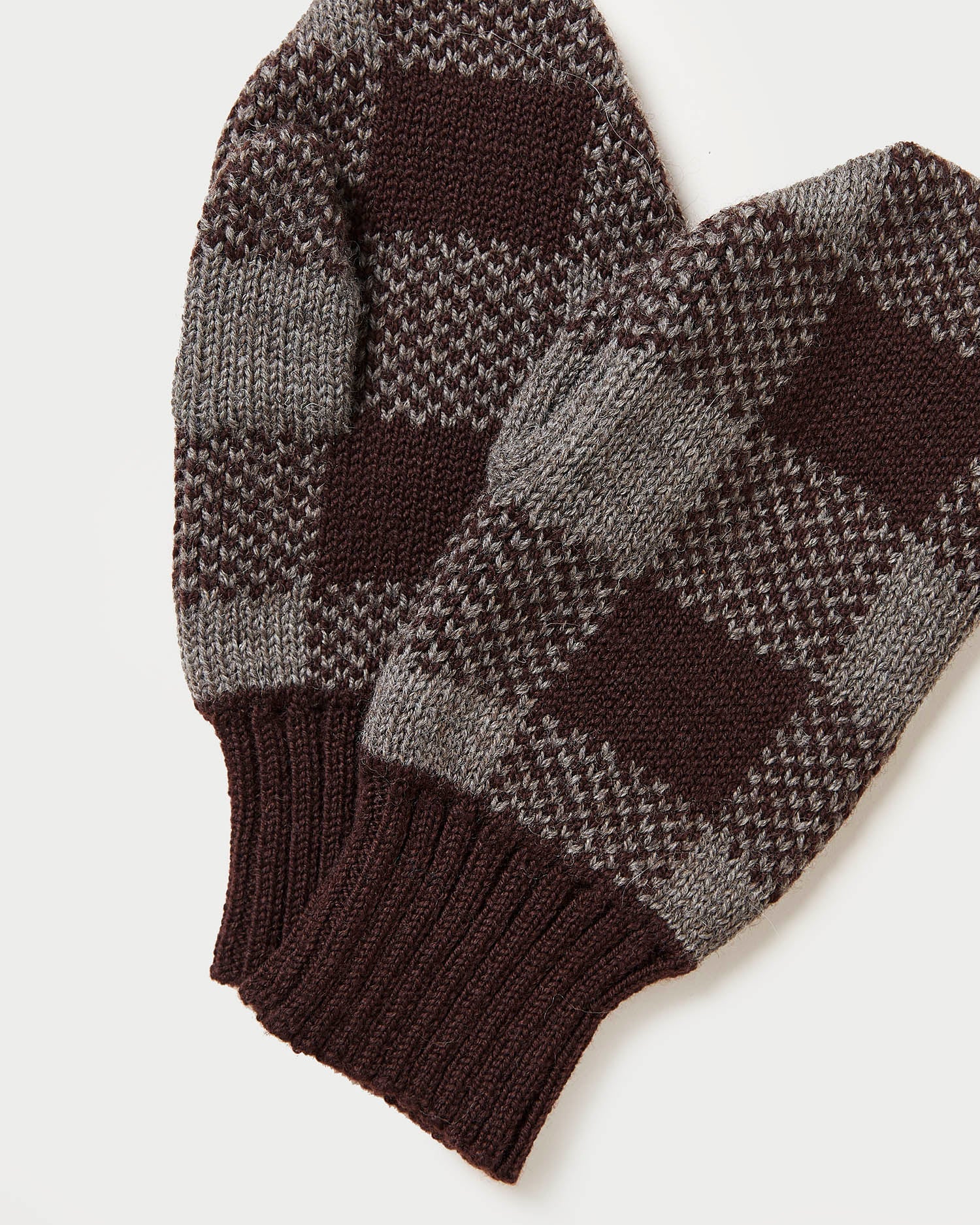 Color: Espresso/Dark Grey