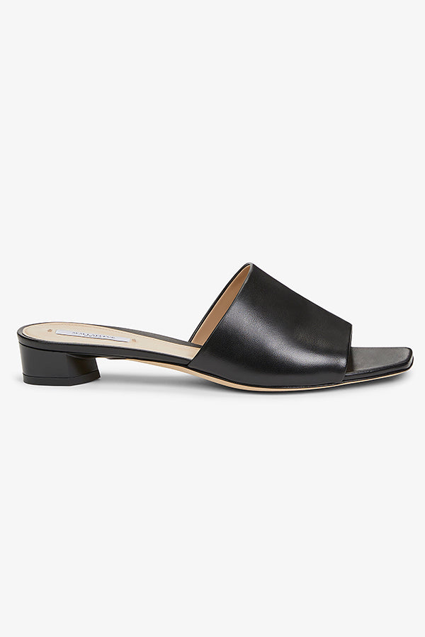 Packshot image of the Carter Slide - Kidskin in Black | Exclude