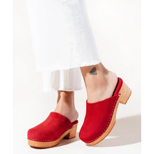 Martino Low Heel Wooden Clog | Chili