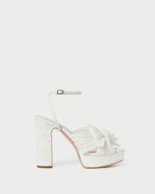 Color: White/Cream