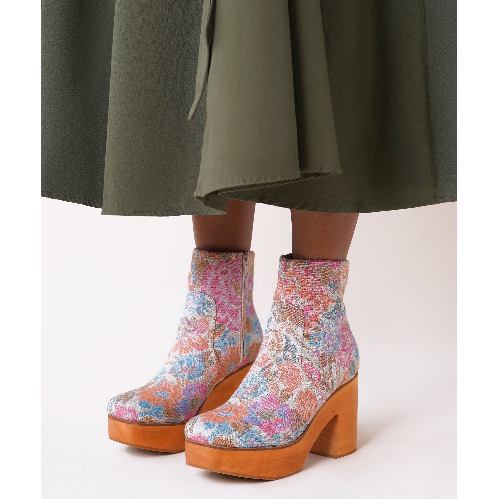 Paz Clog Boot | Brocade