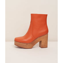 Paz Clog Boot | Clay