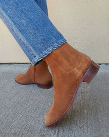 Color: Cacao
