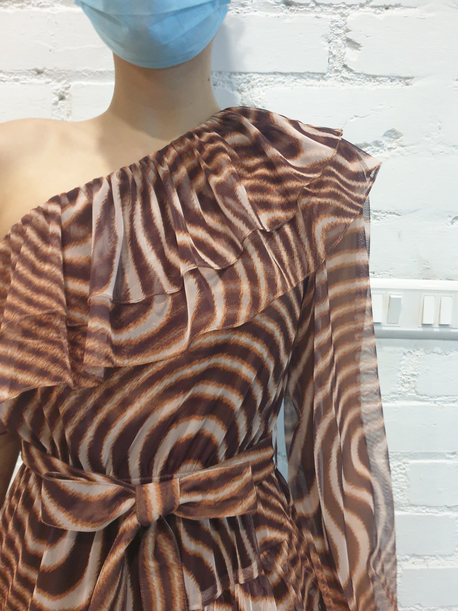 Rococo Sand | Fauve One-Shoulder Short Dress | Brown