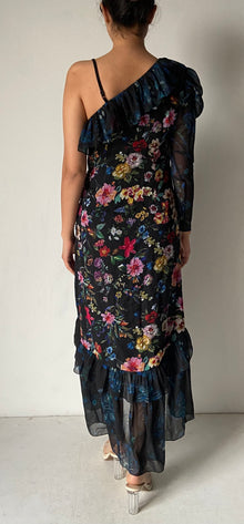 Rococo Sand | One Shoulder Midi Dress | Black