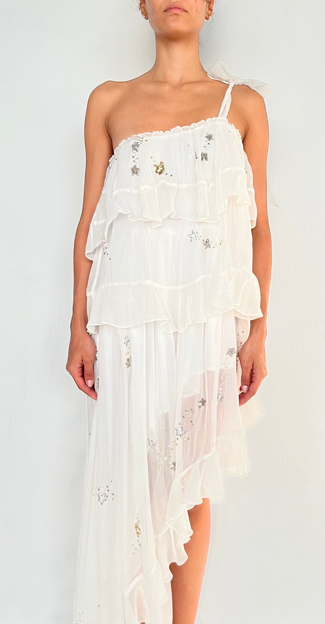 Rococo Sand | One Shoulder Ruffle Dress | White