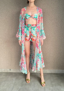 Rococo Sand | Ivy Cape | Multicolor