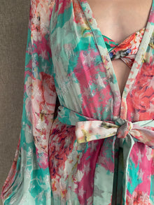 Rococo Sand | Ivy Cape | Multicolor