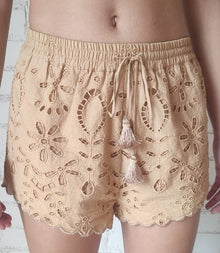 Rococo Sand | Moss Shorts | Nude