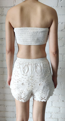 Rococo Sand | Moss Shorts | White