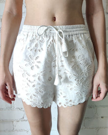 Rococo Sand | Moss Shorts | White