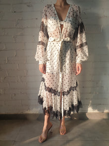 Rococo Sand | Pois Cape | White/Black
