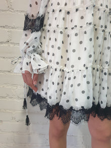 Rococo Sand | Pois V-Neck Front Button Short Dress | White/Black