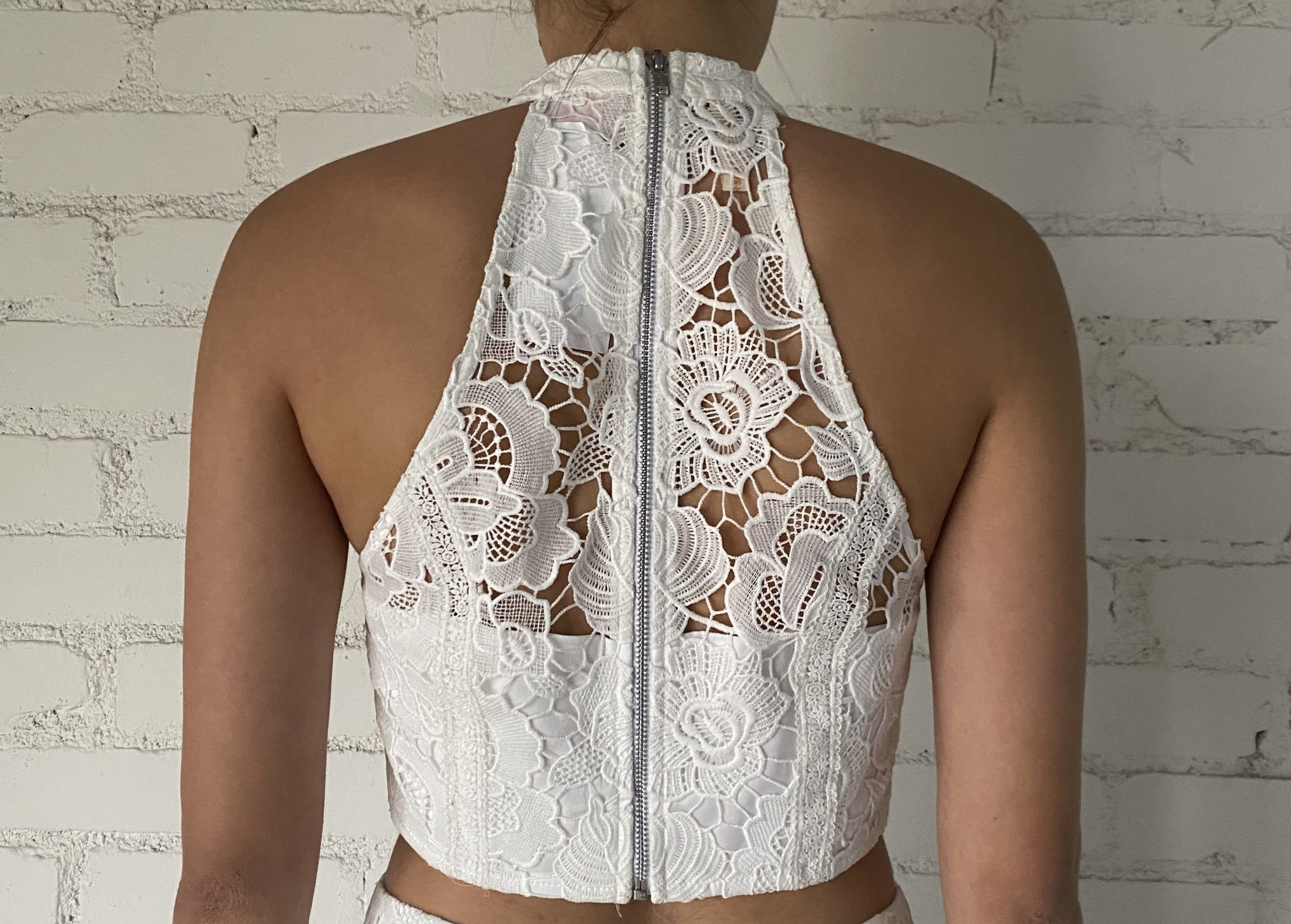 Rococo Sand | Rain Crop Top | White