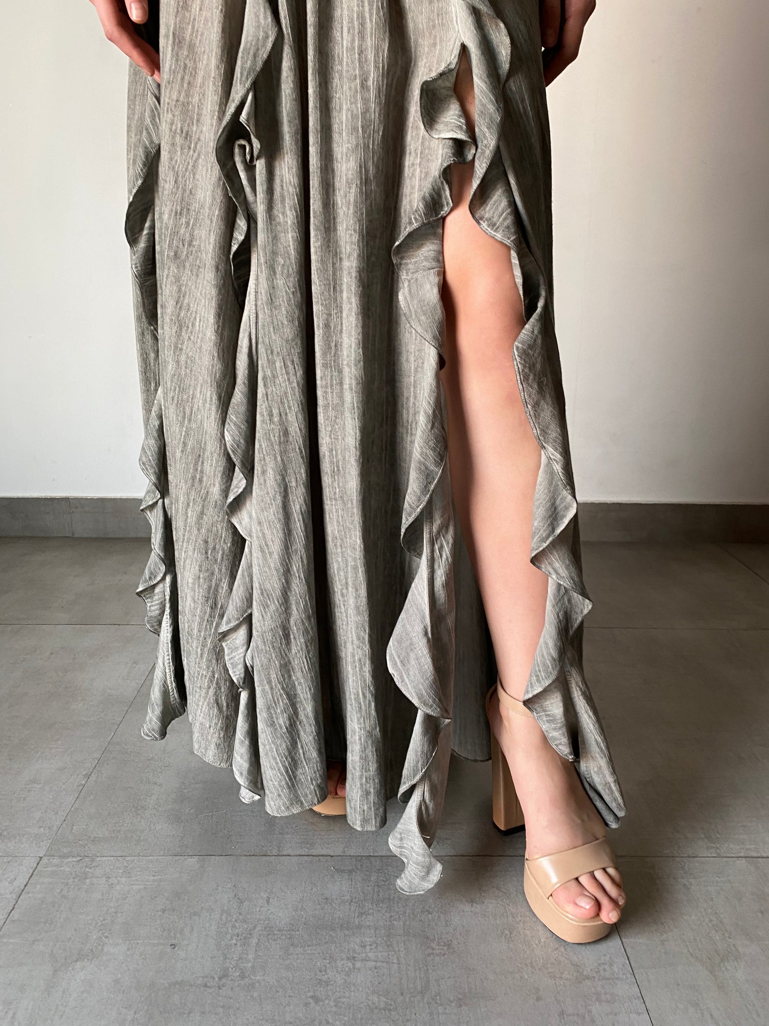 Rococo Sand | River Deep V-Neck Sleeveless Long Dress | Grey
