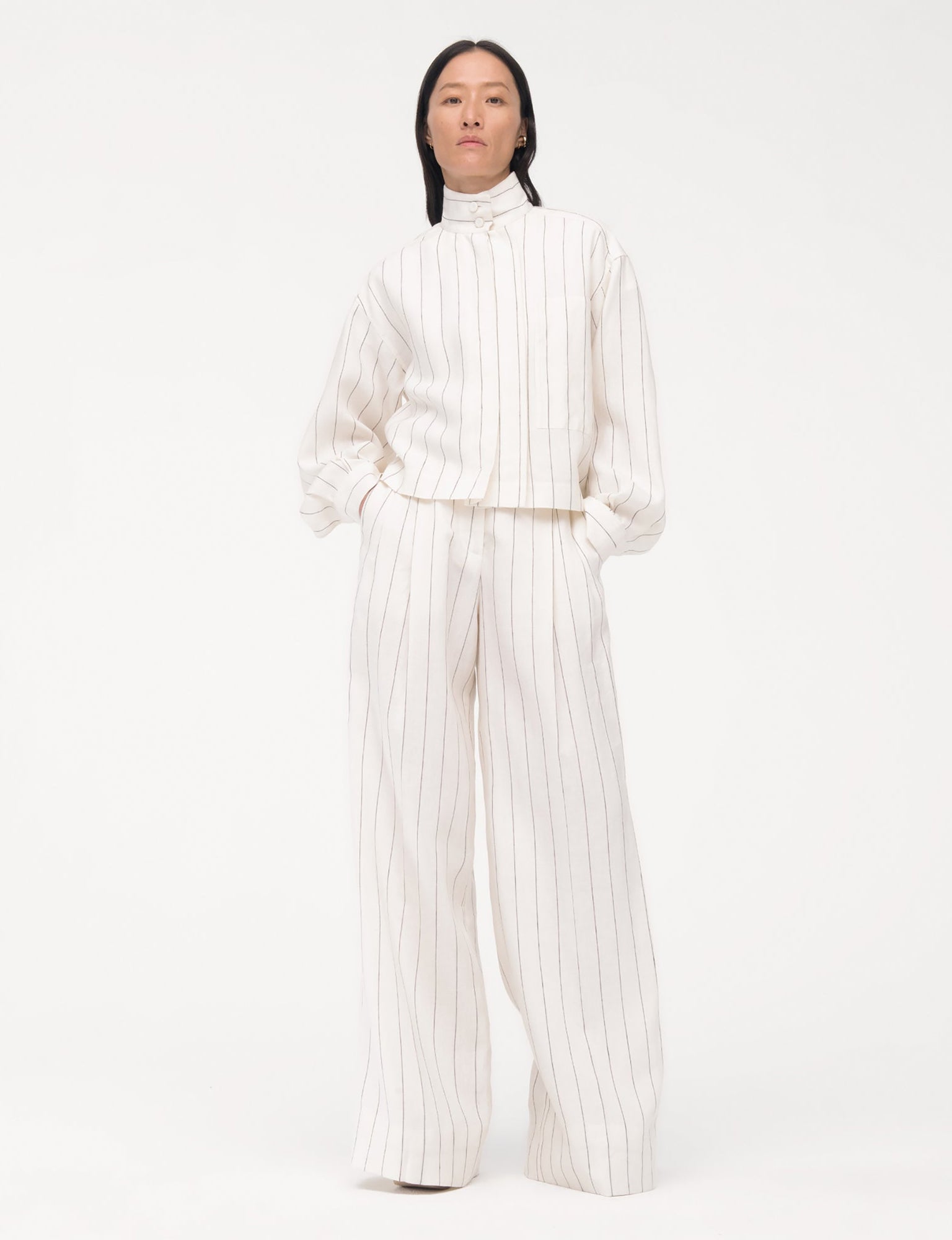 Women | Mock Neck Pleat Shirt | Black x Off White