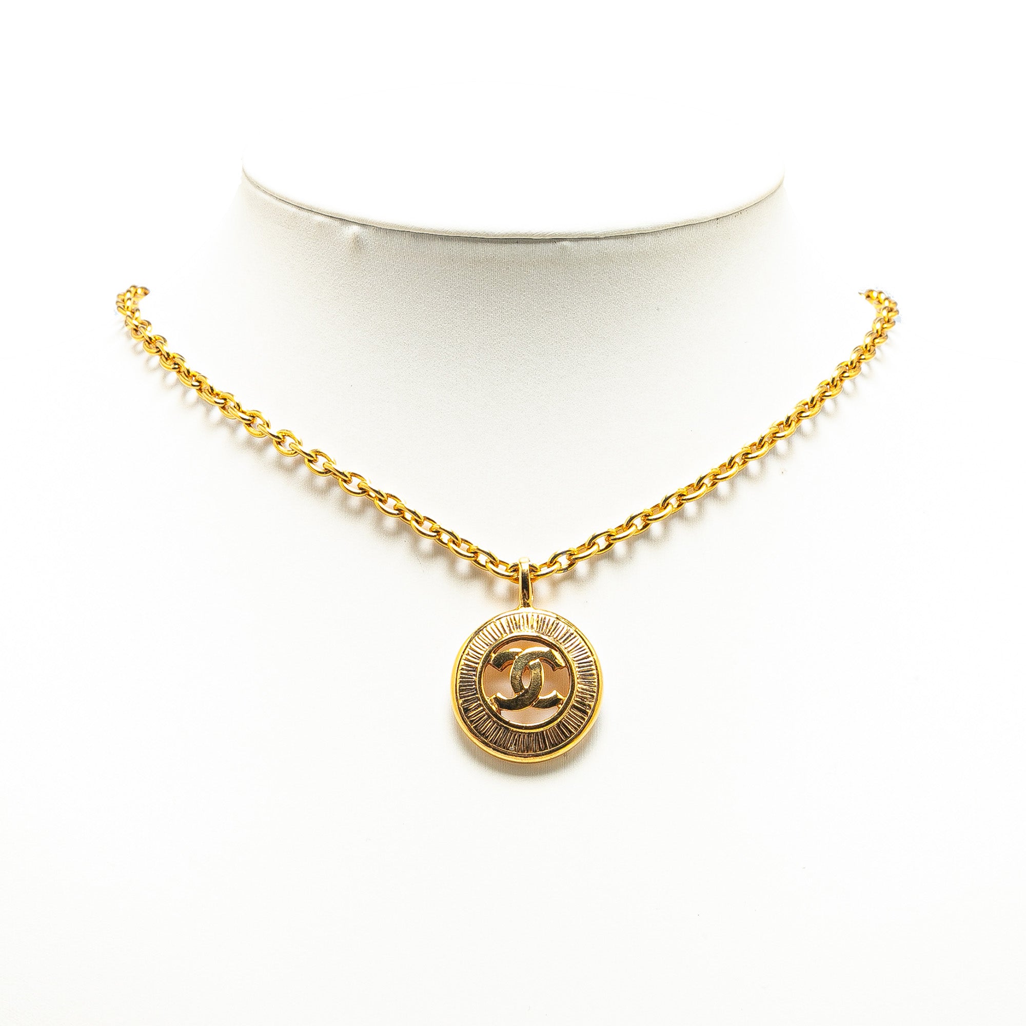 Chanel Pre-Owned Gold Plated CC Round Pendant Necklace | Women | Gold