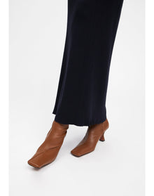 Zero004 | Ribbed Maxi Skirt | Black