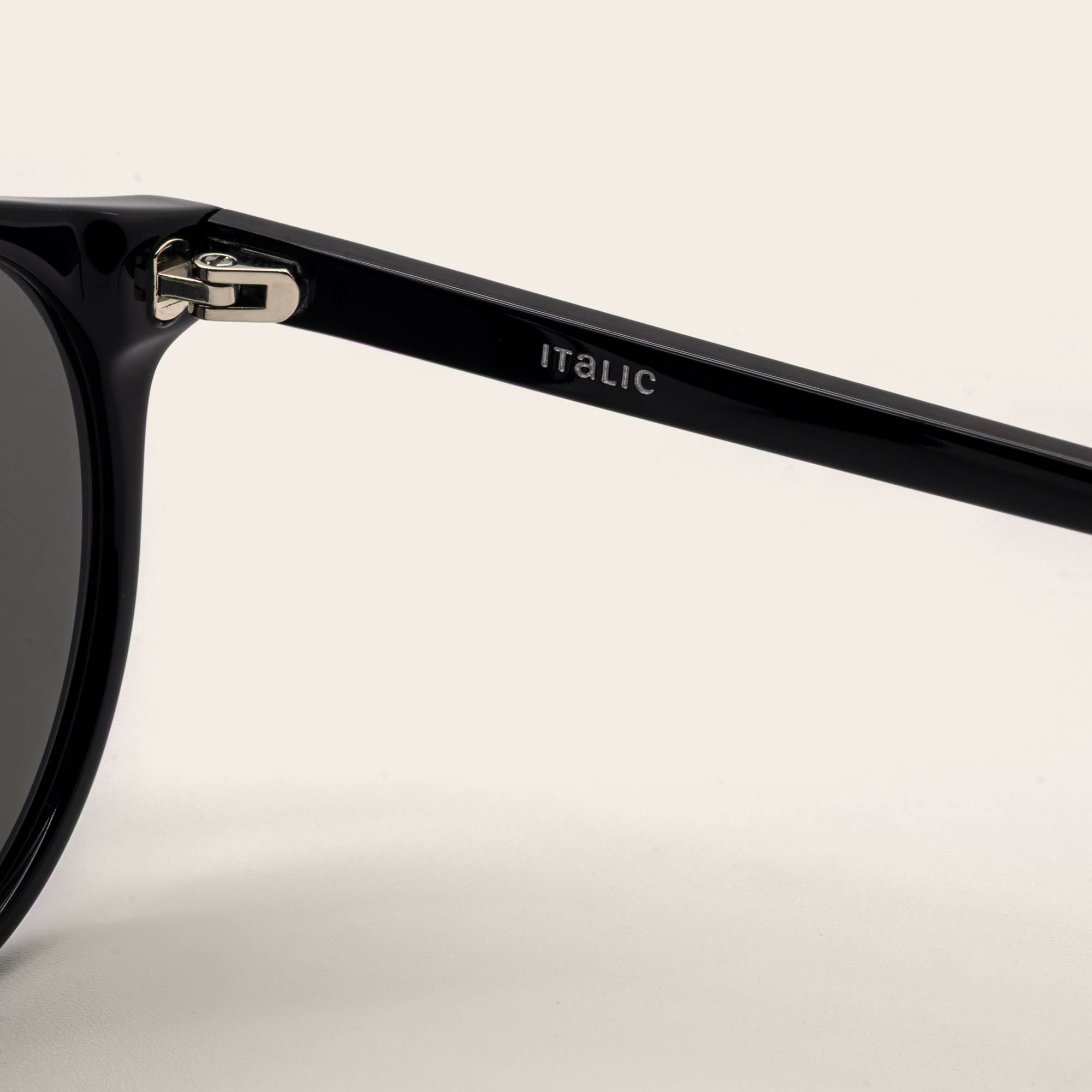 Unisex | Hancock Italian Round Acetate Sunglasses | Black