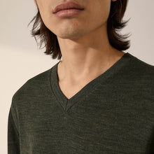 Mens | Cole Merino Lightweight V-Neck Sweater | Thyme
