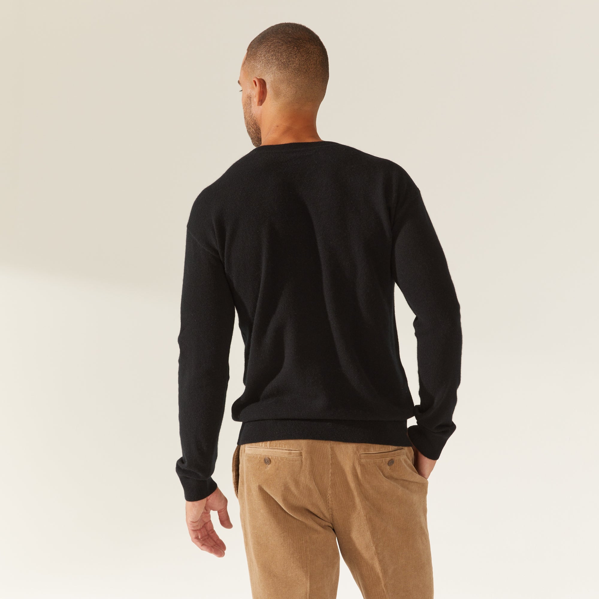 Mens | Liam Cashmere V-Neck Sweater | Black