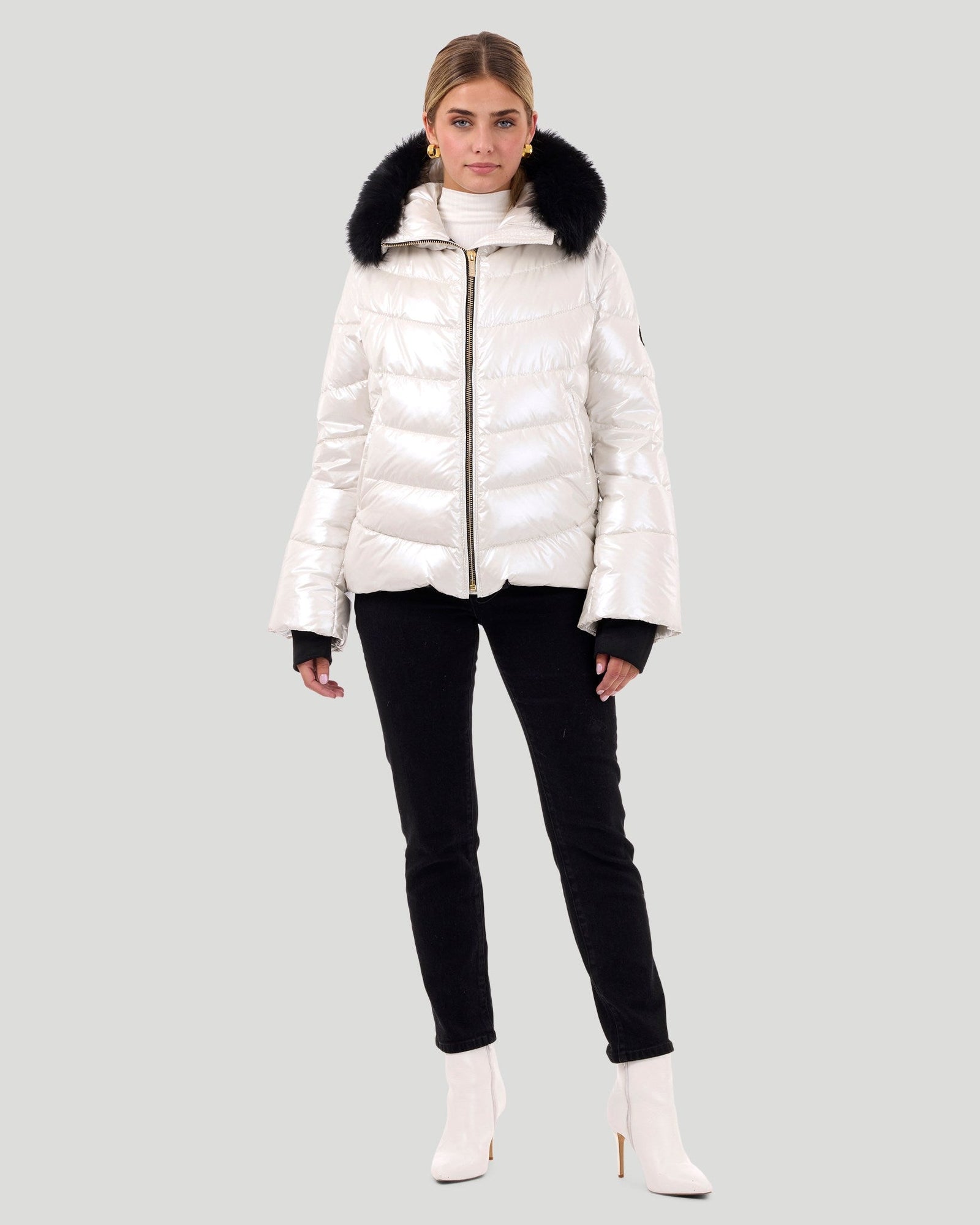 Après-Ski Jacket With Detachable Toscana Shearling Lamb Hood Trim | Women | Platinum x Black (V2)