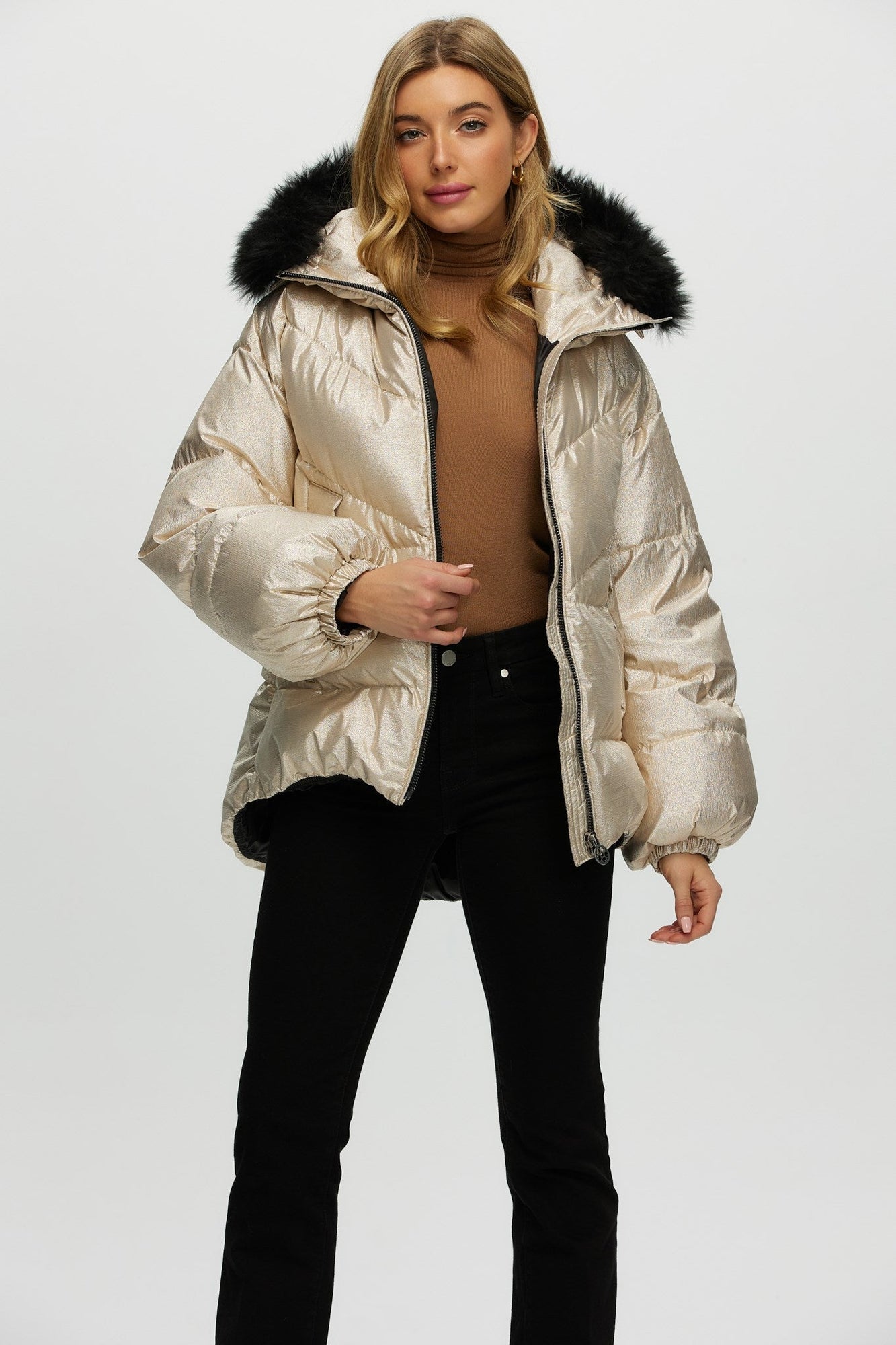 Après-Ski Jacket With Detachable Toscana Shearling Lamb Hood Trim | Women | Gold x Black