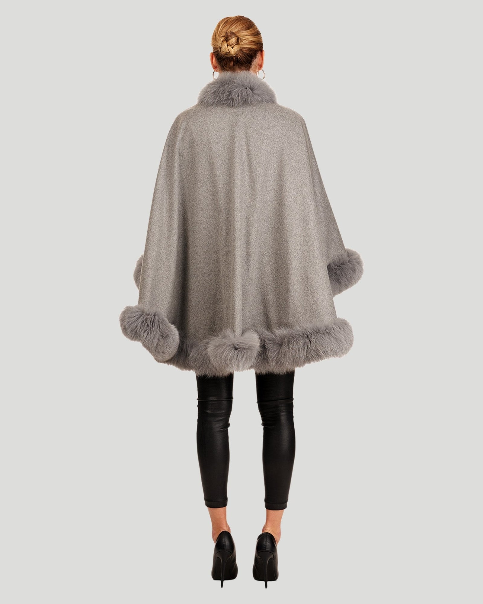 Cashmere Cape With Fox Trim | Women | Light Gray