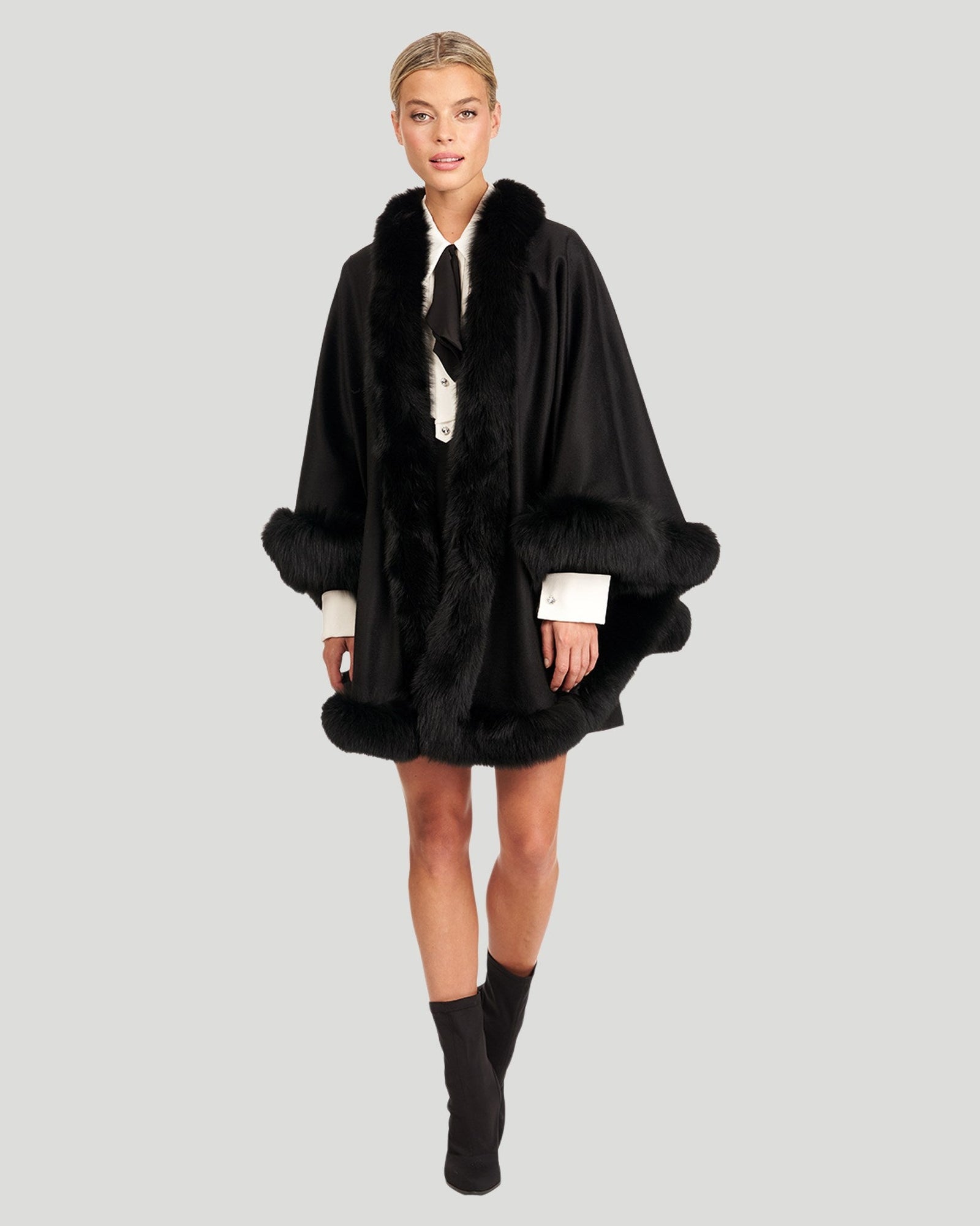 Cashmere Capelet With Fox Trim | Women | Black