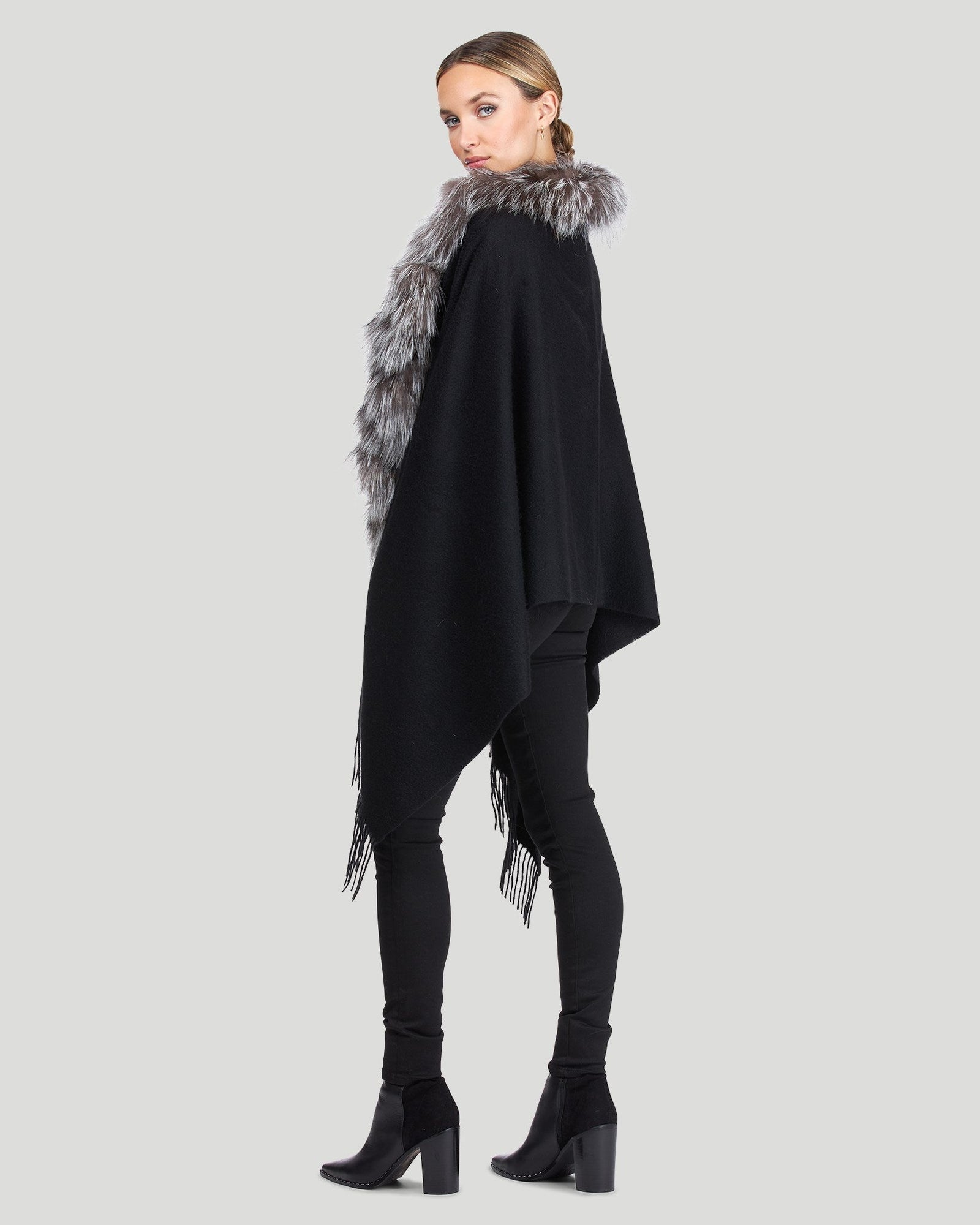 Cashmere Stole With Fo And Cashmere Fringes | Women | Black x Silver