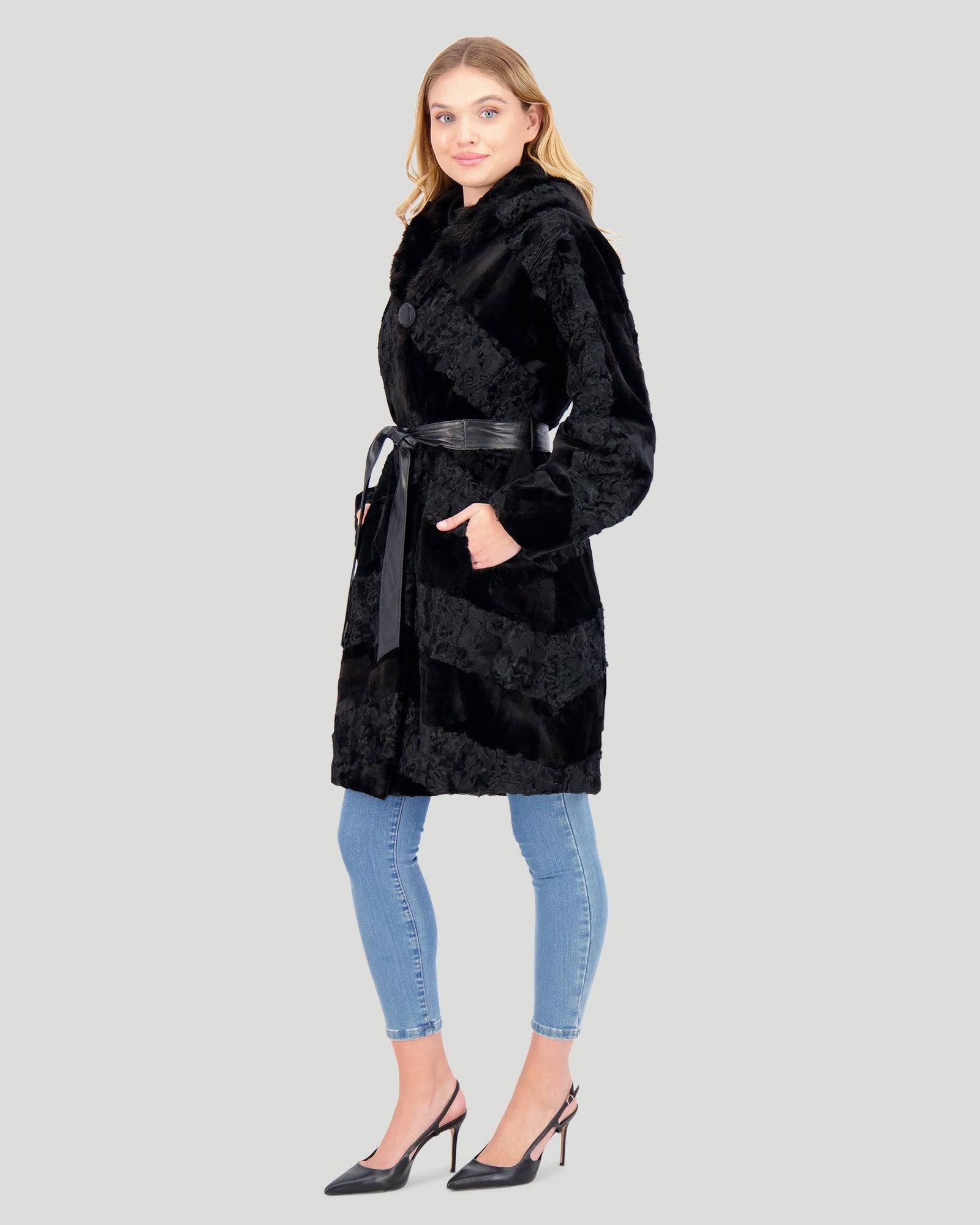 Lamb And Mink Sections Short Coat | Women | Black (V2)