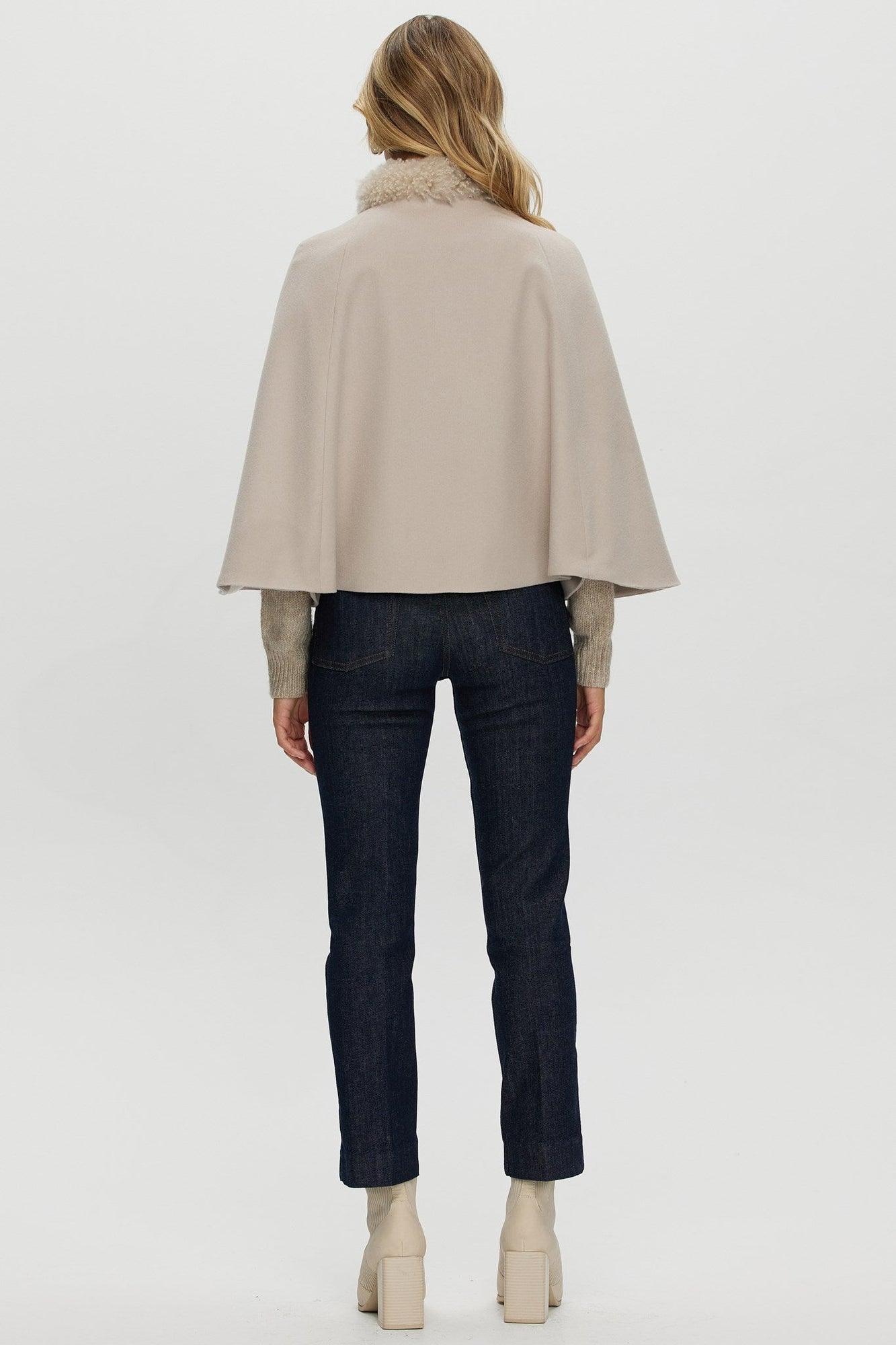 Loro Piana Cashmere Cape With Select Cashmere Goat Collar | Women | Light Beige x Light Beige