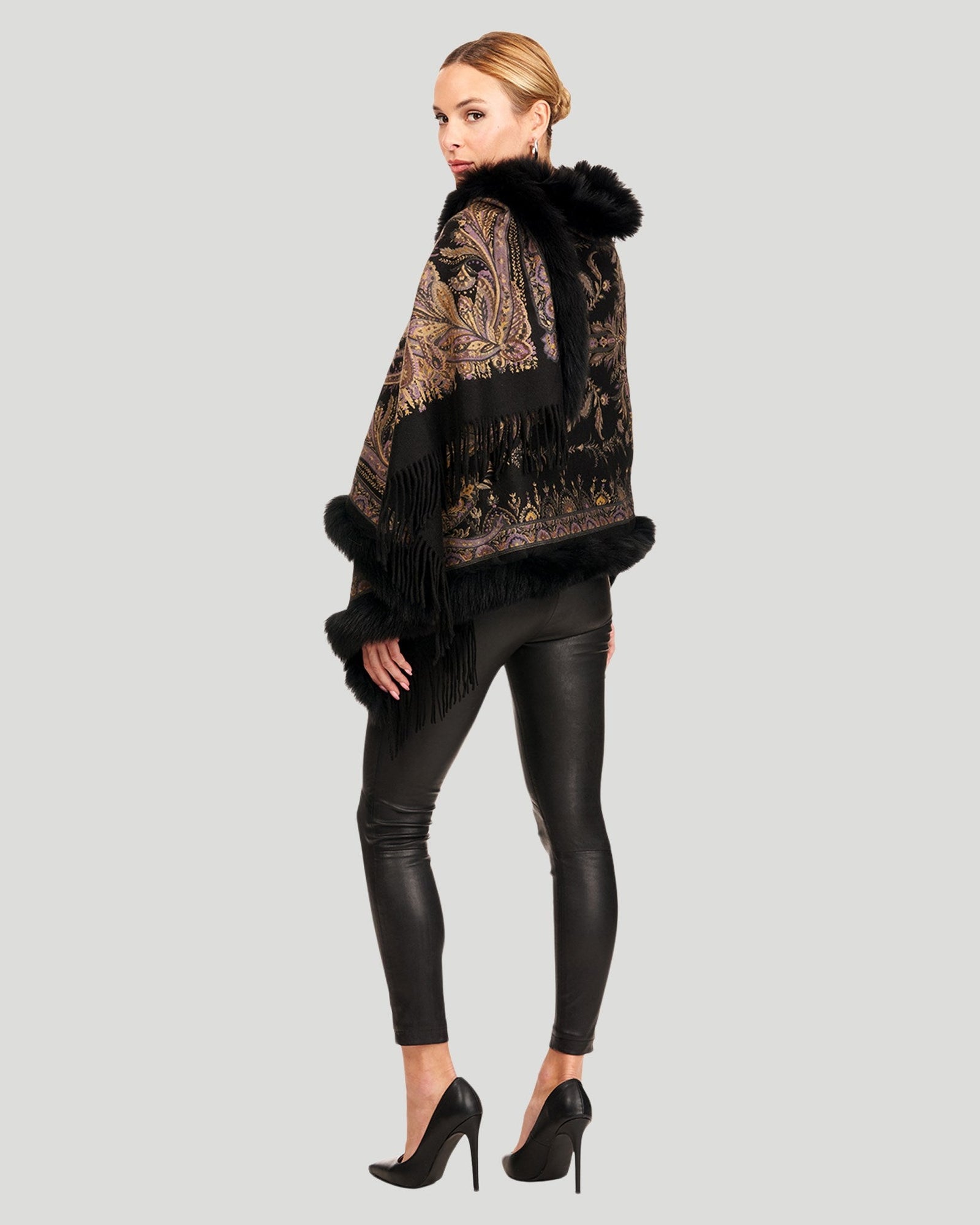 Printed Cashmere Stole With Fox Tape Top And Bottom | Women | Black Paisley