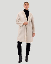 Reversible Collarless Select Shearling Lamb Short Coat With Buttons | Women | Beige x Beige