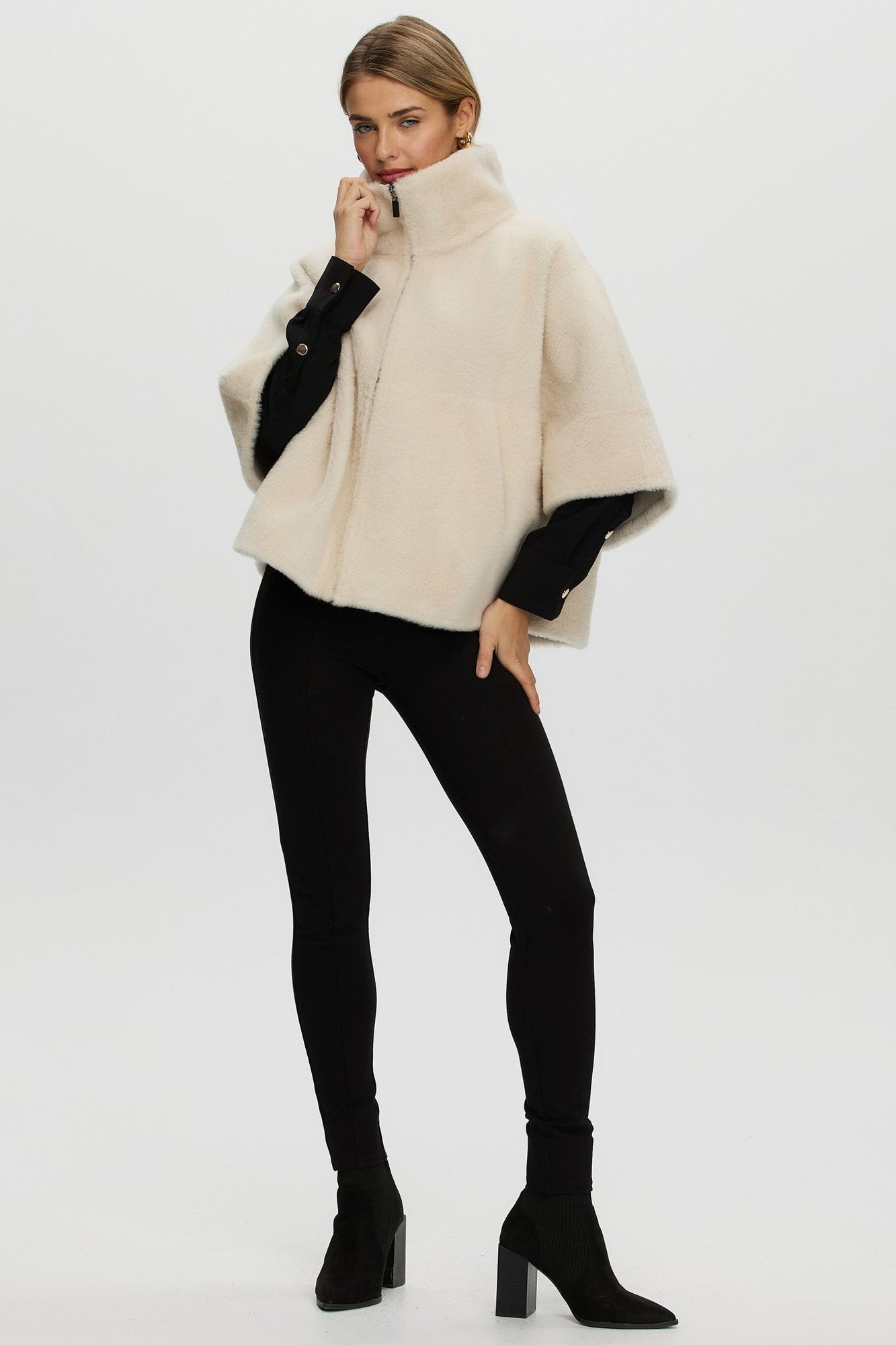 Reversible Shearling Lamb Short Sleeve Zip Cape | Women | Cream