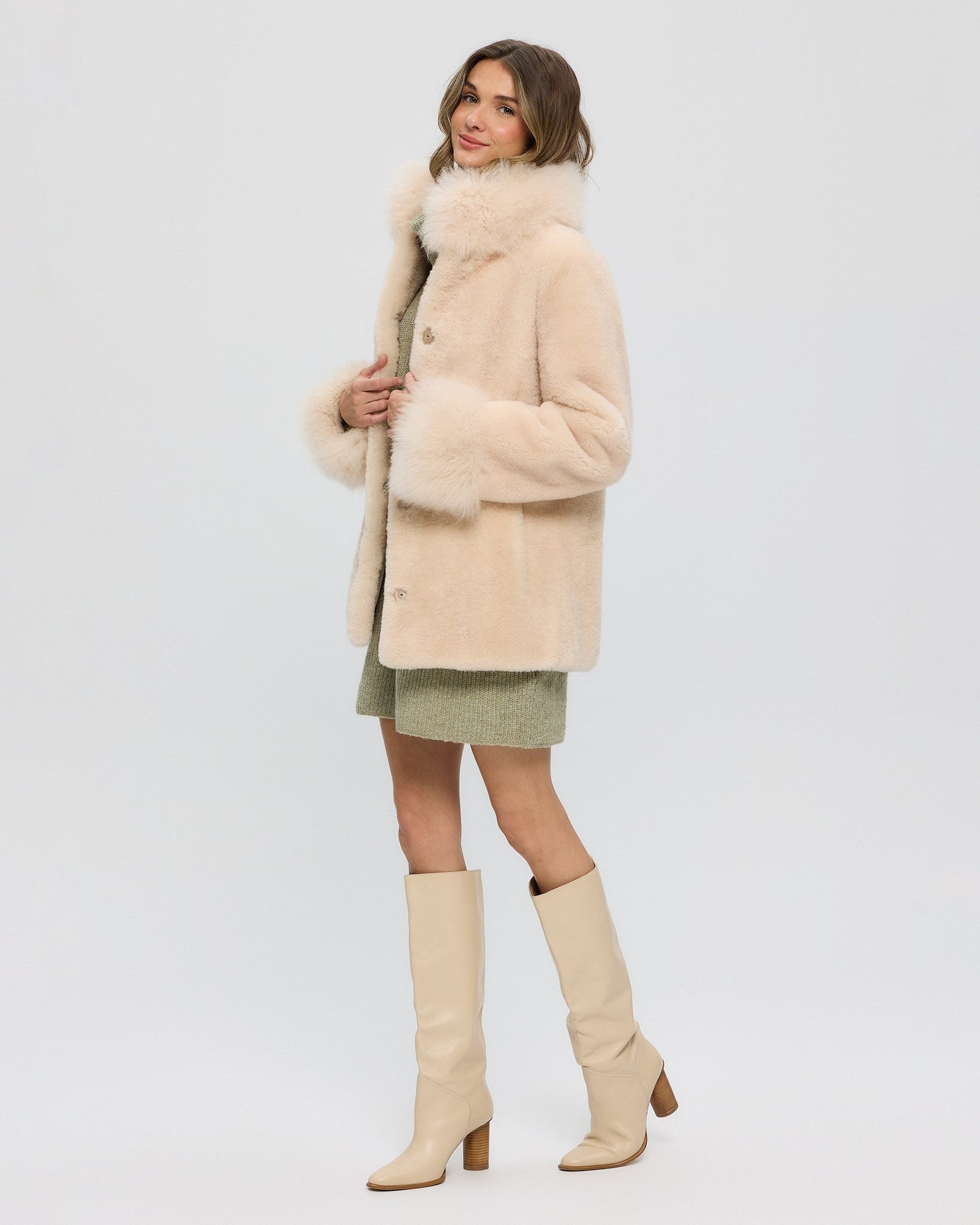 Sheared Select Cashmere Goat Jacket With Select Cashmere Goat Collar And Cuffs | Women | Light Beige