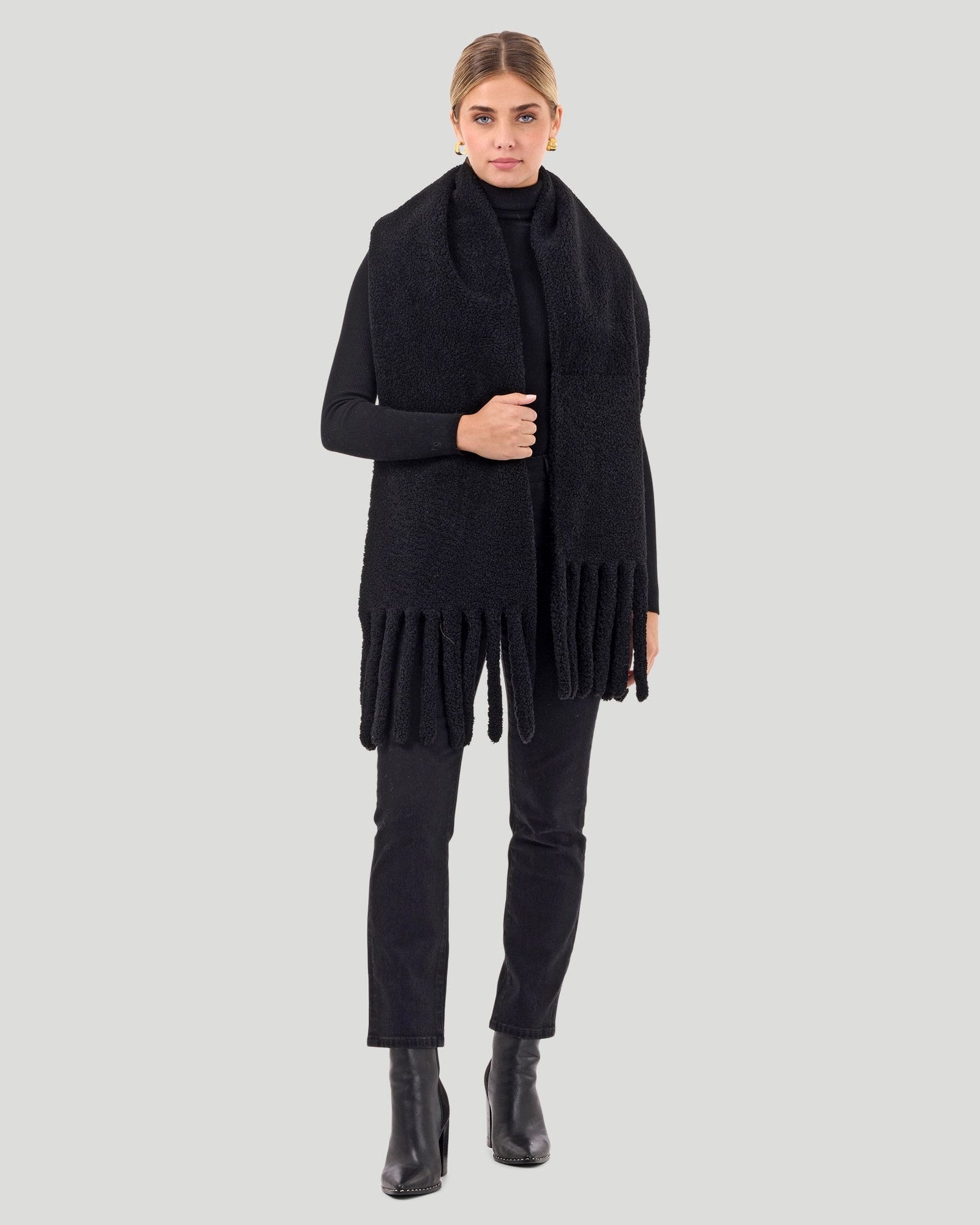 Silky Select Shearling Lamb Stole With Fringes | Women | Black