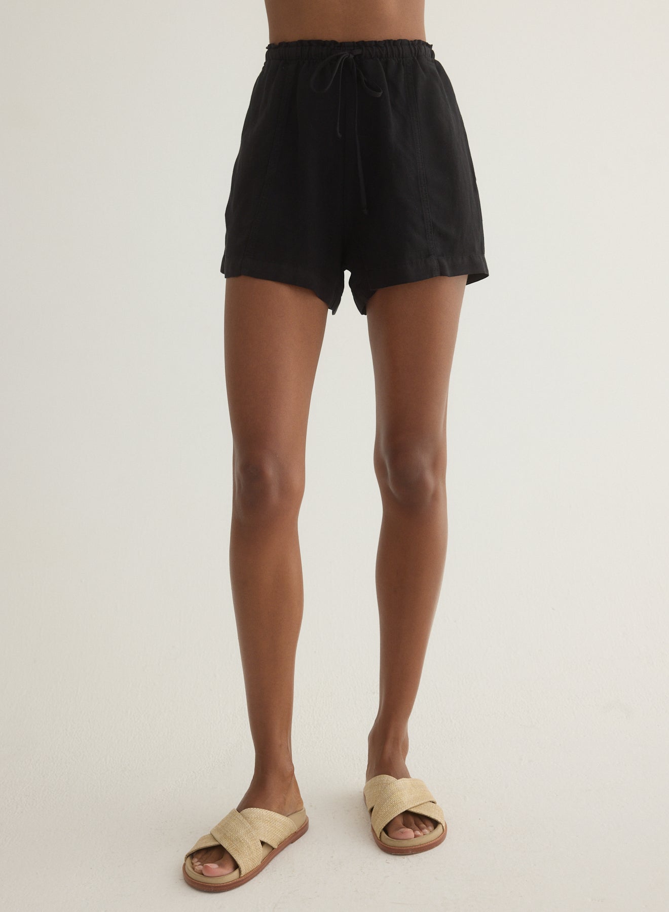 Seamed Ruffle Waist Short | Black