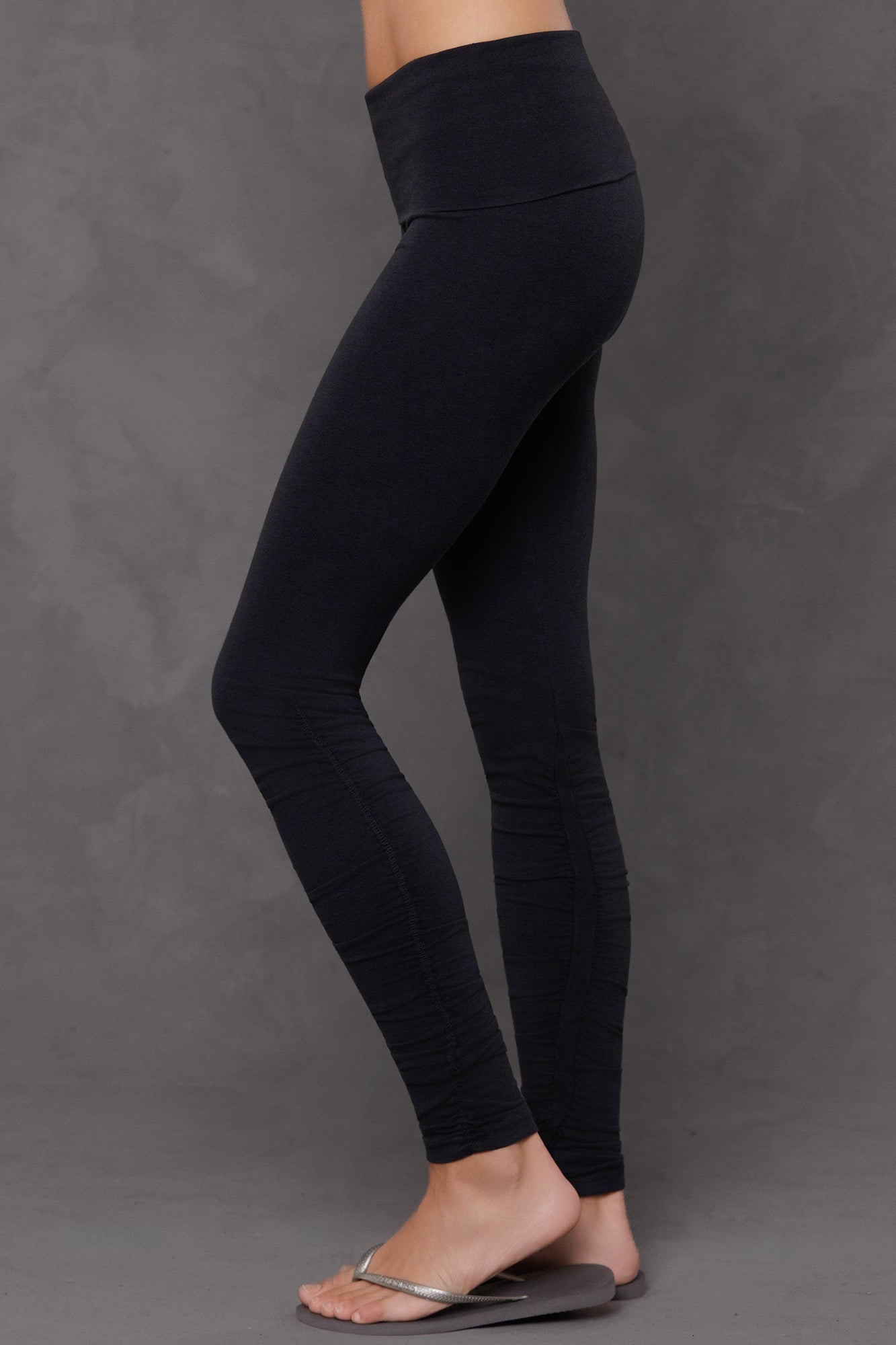 Women | Contour Rolldown Ankle Legging | Charcoal/Jet