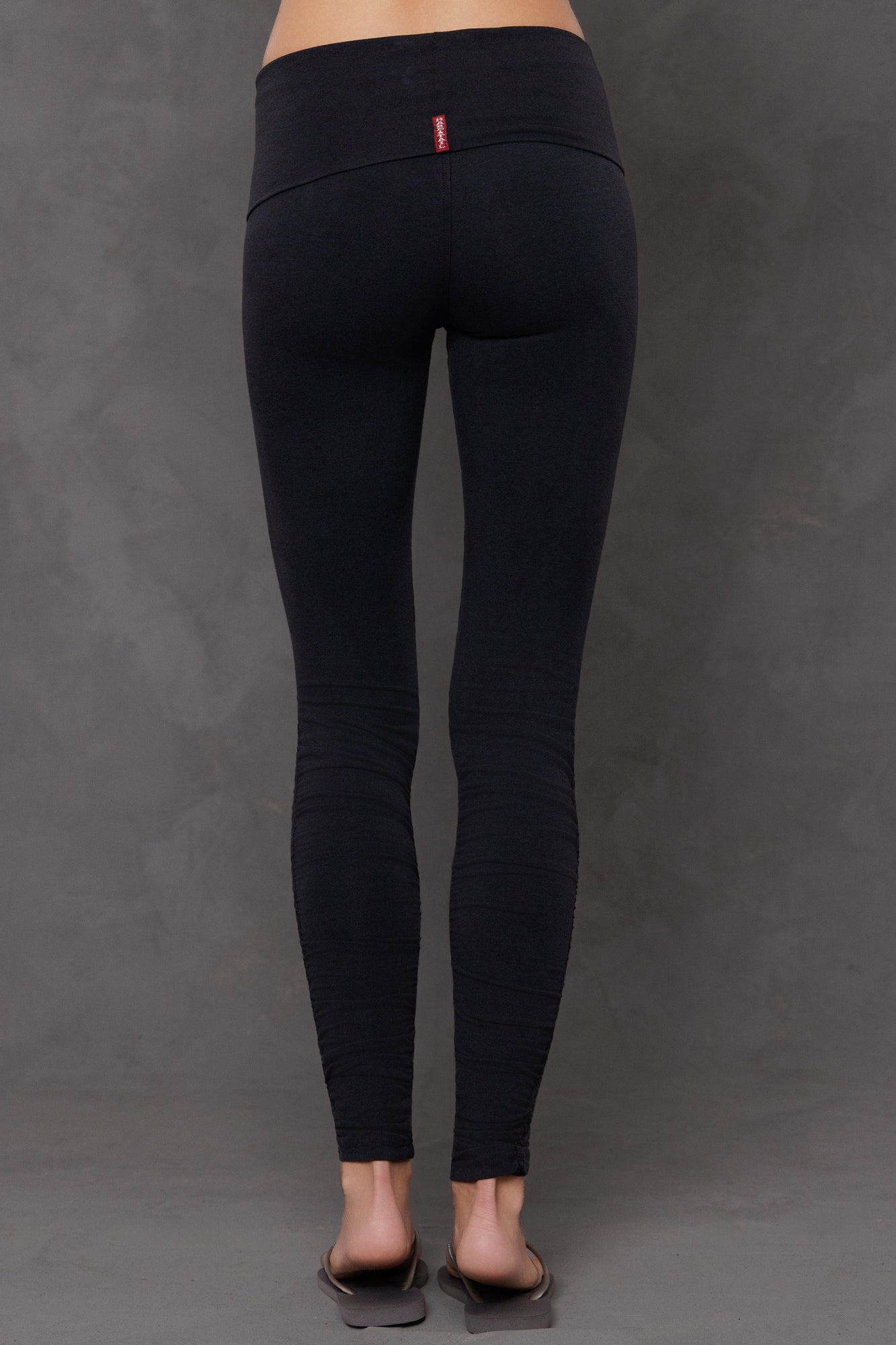 Women | Contour Rolldown Ankle Legging | Charcoal/Jet